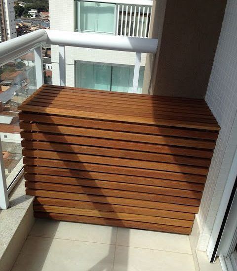 Вариант декорирования внешнего блока кондиционера на балконе
